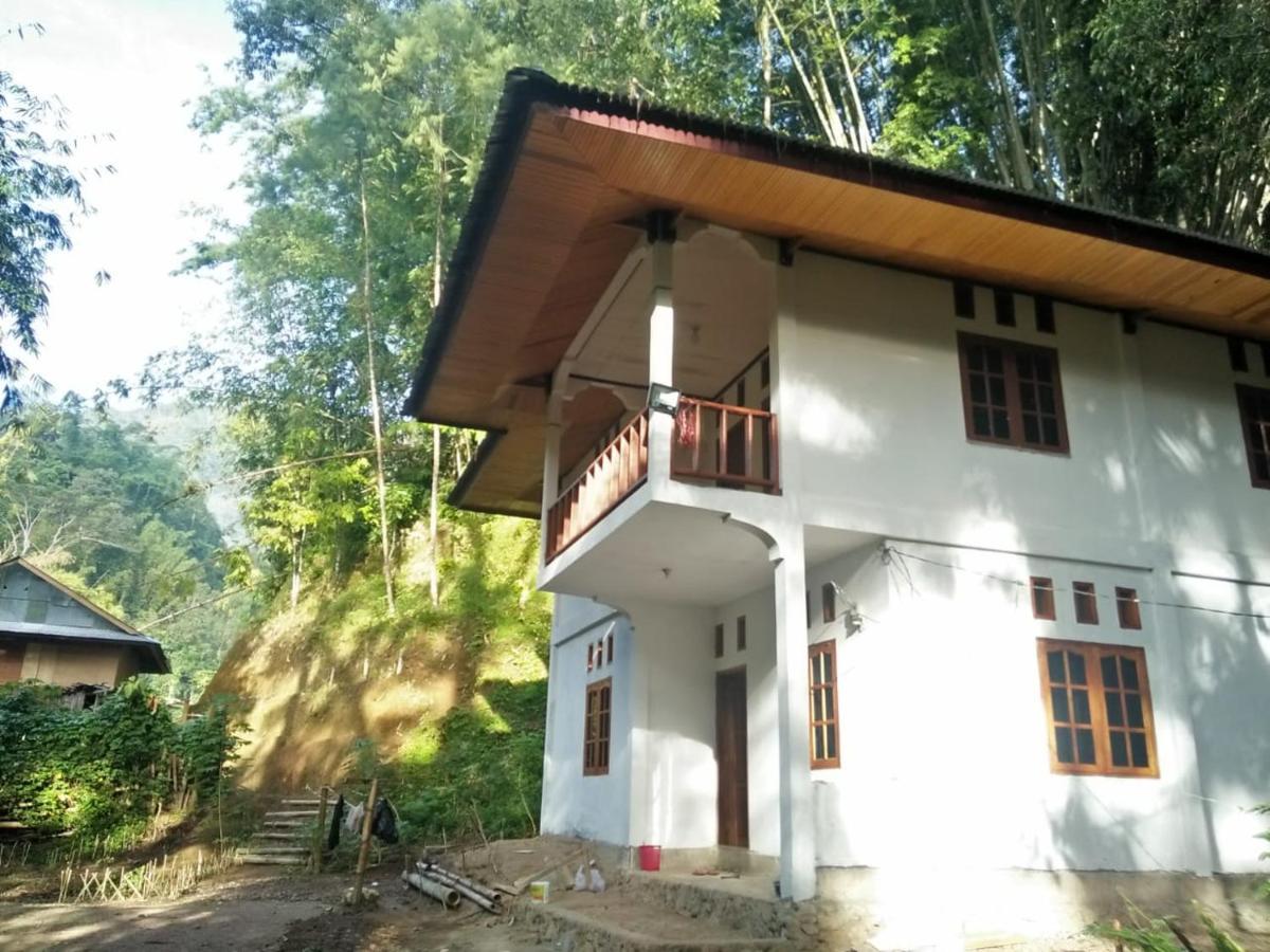 Sugi House Toraja - Penginapan Villa Harian Keluarga -Muat 20 Orang Rantepao Buitenkant foto